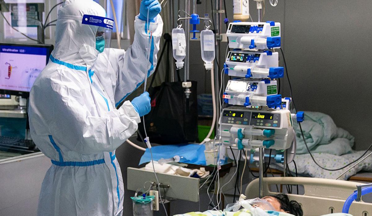 Los estrategas de JPMorgan analizaron la reacción del mercado de valores en pandemias anteriores, incluida la del SARS del 2003 y los brotes de gripe porcina del 2009. (Foto: AFP)