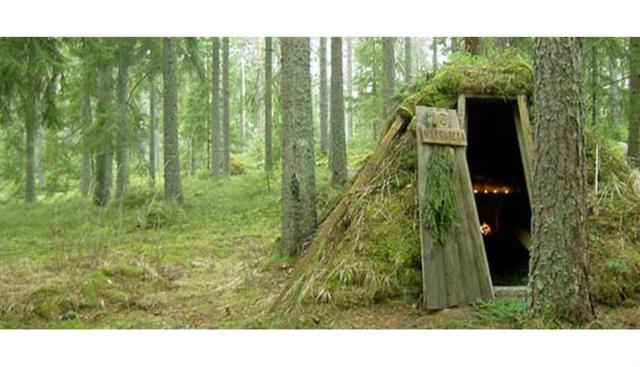 Kolarbyn, también ubicado en Suecia, no tiene electricidad. Busca que sus huéspedes vivan una experiencia natural en el bosque, sin las comodidades del mundo moderno. (Foto: Kolarbyn Ecolodge)