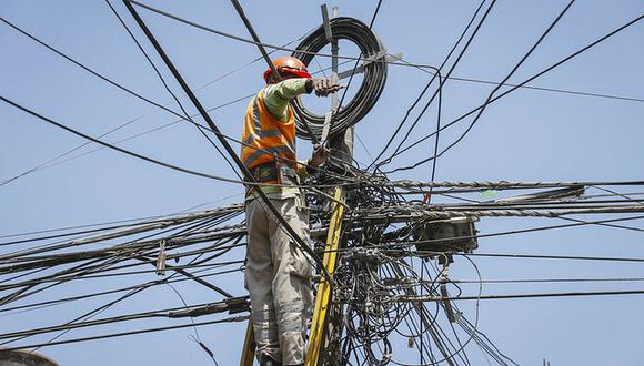 En agosto pasado la Municipalidad de Magdalena informó sobre el retiro de 65,000 metros de cables en desuso de Telefónica, y 29,070 metros de la empresa Claro. Foto: Municipalidad de Magdalena.
