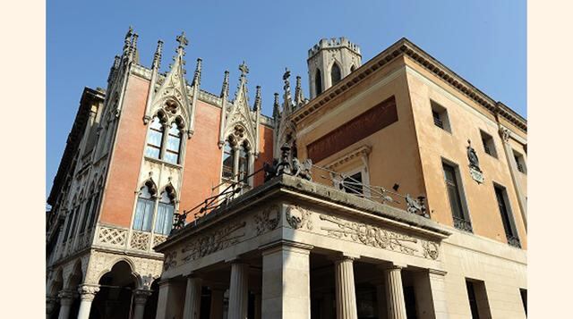 Pedrocchi Café. Data de 1760 y es uno de los más grandes cafés del mundo. Tiene un estilo arquitectónico ecléctico. (Foto: travel.amerikanki.com)