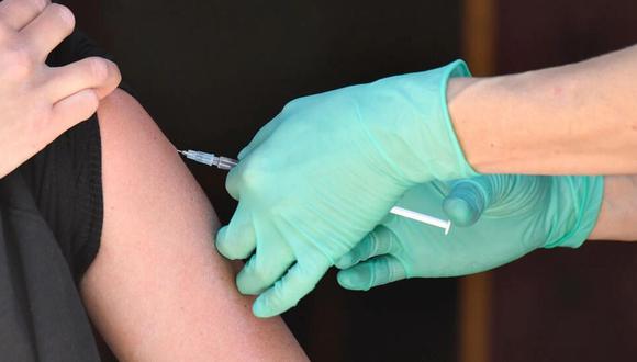 Un alemán que se vacunó deliberadamente contra el covid-19 217 veces no reportó ningún efecto secundario, según investigadores © Tobias Schwarz / AFP/Archivos