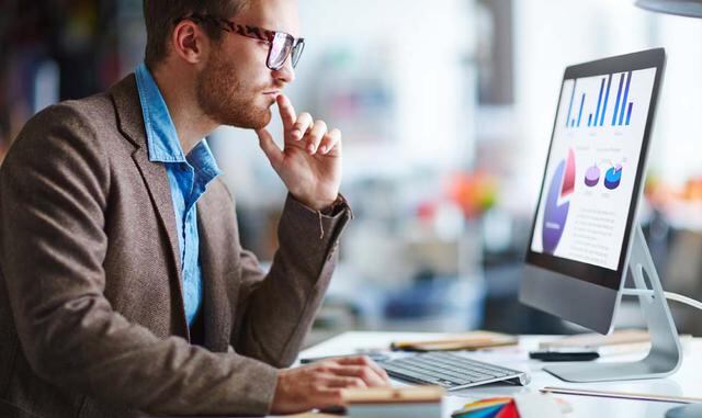 No tomar acción. ¿Qué distingue a la gente rica de la que no lo es? Que los primeros toman acciones. “Todos ustedes tienen ideas maravillosas que necesitan salir. Pero la gente exitosa es la que toma acciones”, dijo Belfort. “Si encuentras el dinero, no d