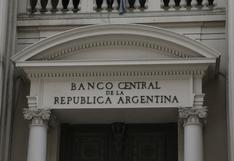 Argentina prohíbe la compra en cuotas en el exterior para cuidar sus reservas