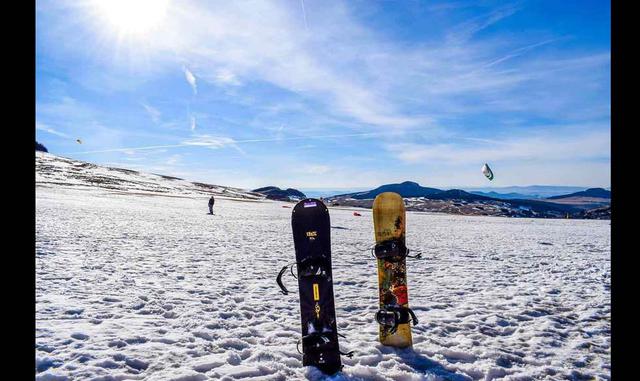 FOTO 12 | En bucear y snowboard. Robbins y su esposa disfrutan del buceo en Florida y en su complejo en Fiji. También les gusta golpear las laderas al snowboard. (foto: Megaricos)