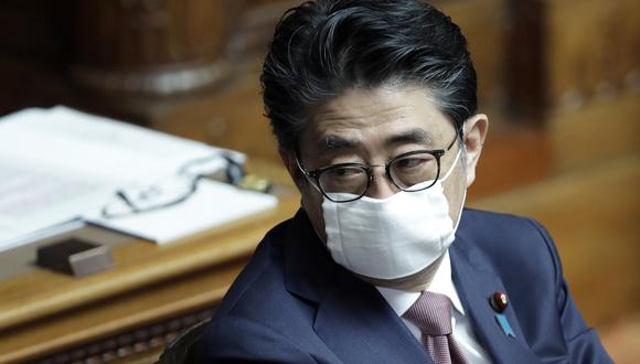 El primer ministro de Japón, Shinzo Abe, afirmó este lunes que su gobierno planea declarar el estado de emergencia por el coronavirus. (Foto: Kiyoshi Ota/Bloomberg).