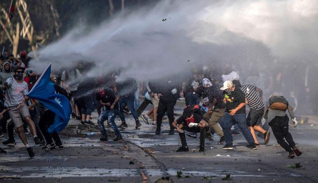 Los fallecidos alcanzan los 20 según el gobierno, pero la Fiscalía ya contabiliza 23, seis de ellos ciudadanos extranjeros, y del total de muertes, cinco ocurrieron presuntamente a manos de fuerzas del Estado. (Foto: AFP)