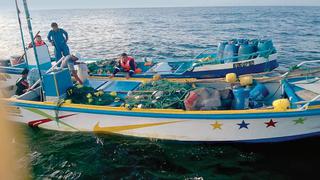 Prisión para peruanos por pesca ilegal en islas Galápagos