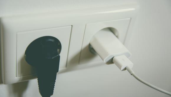 Cuando los electrodomésticos están apagados, y permanecen enchufados, estos pueden tener consumos en modo de “espera”. (Foto: Pixabay)
