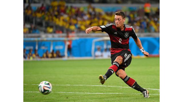 Özil lleva dos mundiales en su carrera: Sudáfrica 2010 y Brasil 2014. En los que va de ambos torneos, el volante tiene dos goles. (Fuente: independent.co.uk)