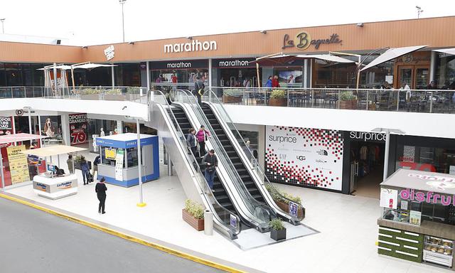 Foto 2 |  Atención en establecimientos comerciales. Ningún supermercado, iglesias, cines, restaurantes, centros comerciales y otros negocios atenderán al público. (Foto: USI)