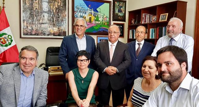 La comisión de reforma política se reunió con las bancadas del Congreso para obtener su opinión antes de elaborar sus propuestas. (Foto: Difusión)