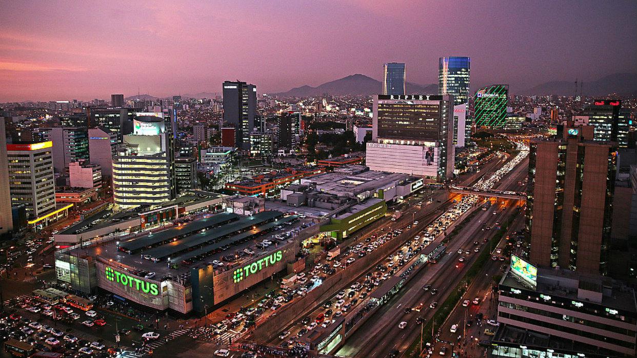 Fitch señala que la tensión política tiene impacto negativo de crecimiento económico de este y el próximo año (Foto: Andina).