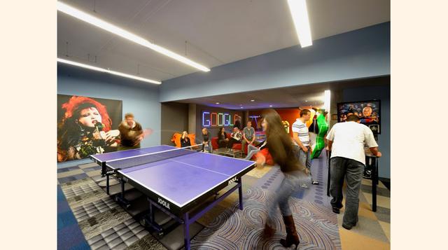 Las mesas de ping pong, entre otros juegos, ya son elementos básicos en las oficinas de Google.