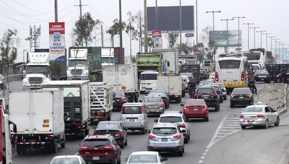 Aumento del tráfico provoca más imprudencias de los conductores. Foto: Lino Chipana/ @photo.gec