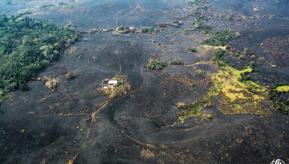 Así se ve la Amazonía colombiana luego de que se le prende fuego a lo deforestado. Foto: Fundación para la Conservación y el Desarrollo Sostenible (FCDS).