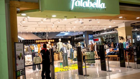 Una tienda Falabella en Santiago, Chile, el jueves 7 de setiembre de 2023. Falabella, que alguna vez fue uno de los grupos minoristas más grandes de Chile, enfrenta una posible rebaja de su calificación crediticia después de gastar mucho en un impulso hacia el comercio electrónico.