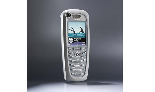 El modelo Siemens U15 también fue considerado como unos de los primeros celulares con primeras cámaras delanteras.