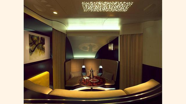 la primera clase ha sido mejorada con características que incluyen un mini-bar y un monitor de TV de 24 pulgadas. (Foto: Mega Ricos)