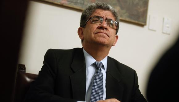 Magistrado del Tribunal Constitucional (TC), José Luis Sardón, cuestiona el manejo político que produjo la disolución del Congreso.