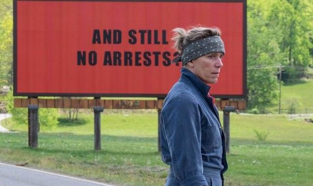 "3 Billboards, Outside Ebbing, Missouri”, o “3 Billboards, las señales de la venganza" en español, obtuvo el fin de semana US$ 4.4 millones y se ubicó en décimo lugar. La película de misterio escrita y dirigida por Martin McDonagh.
