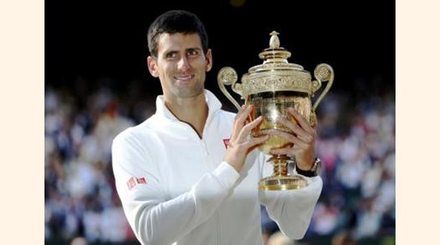 Con los US$ 2.3 millones que ha ganado al triunfar en Wimbledon, Novak Djokovic se mantiene entre los tres tenistas mejor pagados en el mundo. Hasta enero, había ganado US$ 11.96 millones en torneros y US$ 14 millones fuera de ellos. (Foto: Reuters