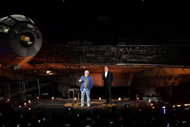 George Lucas y Bob Iger asistieron a la inauguración de "Star Wars: Galaxy's Edge" (Foto: AFP)