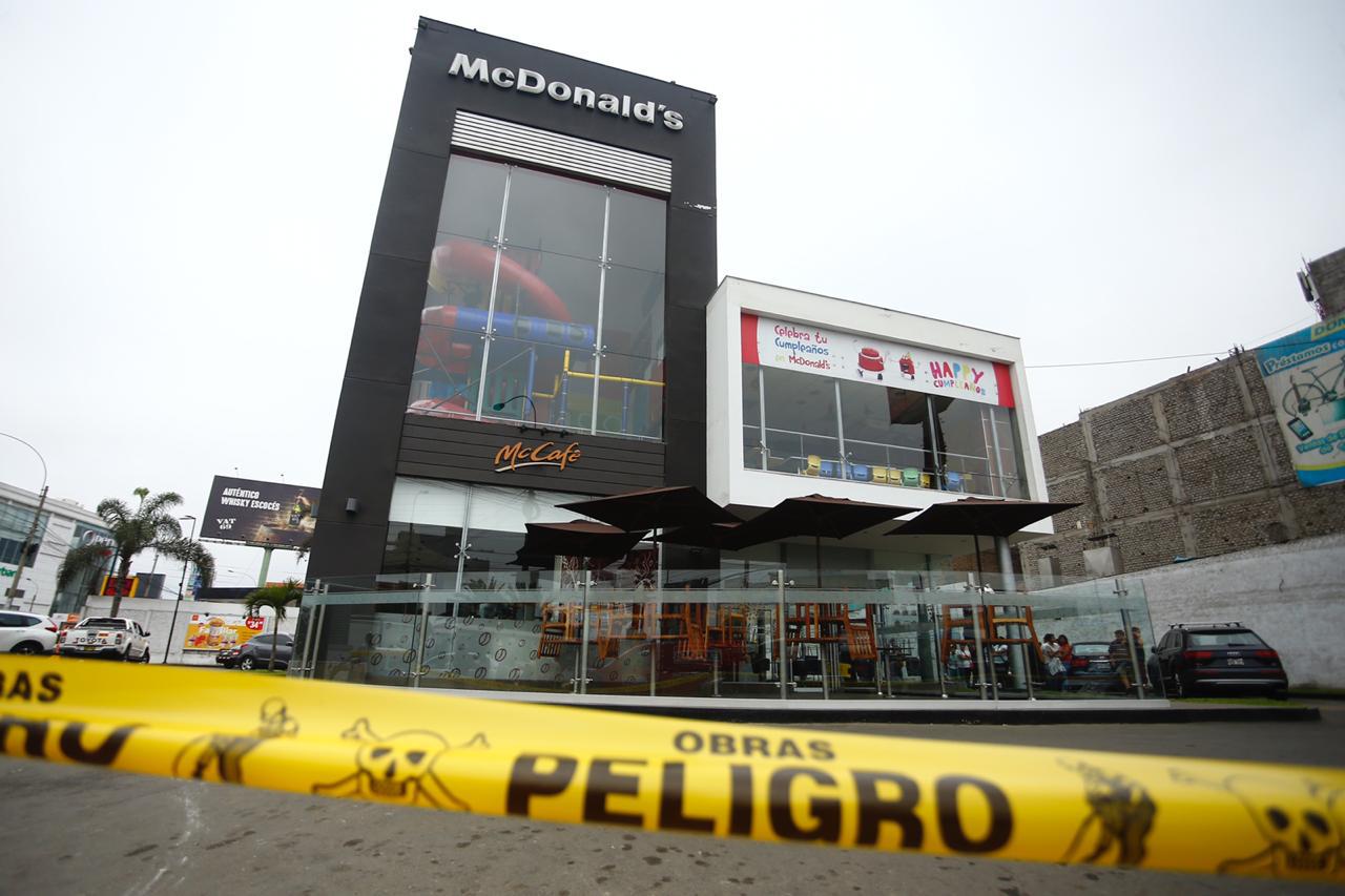 Una pareja muere en McDonald's | Fotos. Joel Alonzo