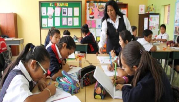 Región Ayacucho pasó de reportar 16 quejas durante 2022 a 148, en 2023, por cobros indebidos y condicionamiento de matrícula escolar. Foto: Andina