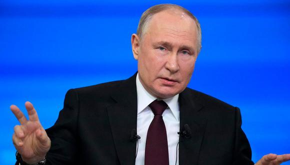 Vladimir Putin recibió el 87,2 % de los votos, diez puntos más que en 2018 (76,5) Foto: EFE/EPA/ALEXANDER ZEMLIANICHENKO