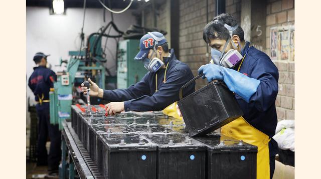 Es una empresa peruana líder en el mercado de baterías,. Cuenta con unos 470 trabajadores, entre operarios y personal administrativo. (Foto: Manuel Melgar)