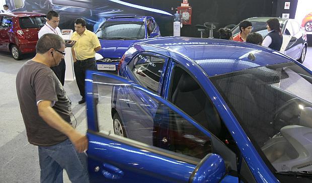Cada vez más personas recurren a los fondos colectivos para comprar un auto. (Foto: GEC)