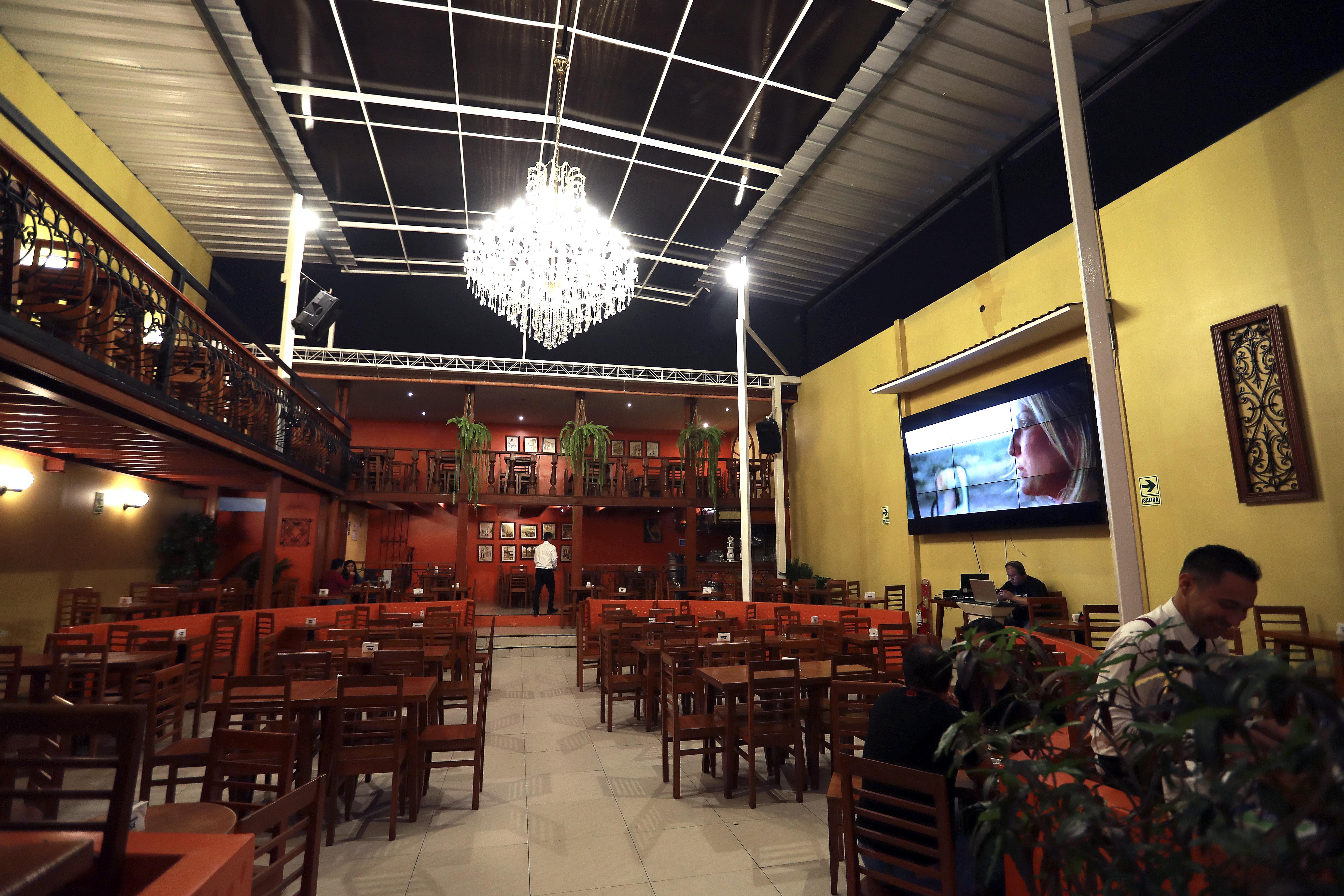 Solo 2,000 restaurantes abrirán en un primer momento. (Foto: Lino Chipana | GEC)