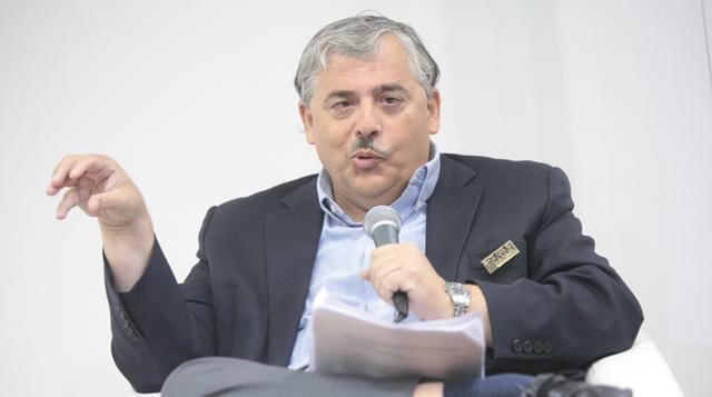 Javier Escobal D´Angelo. Fue designado el 16 de agosto de este año como miembro del directorio del ente emisor en representación del Poder Ejecutivo. Escobal D´Angelo es doctor en Desarrollo Económico por la Universidad Wageningen, de Holanda y magíster d
