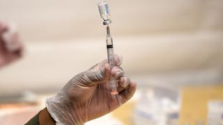 Mil millones de vacunas antiCOVID para países pobres, un volumen insuficiente