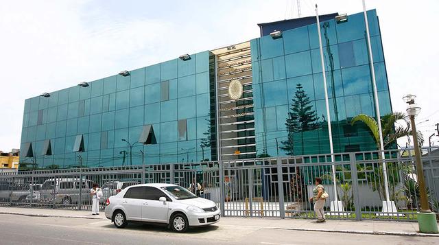 El meollo del asunto se encuentra en el proceso de licitación. Según la Fiscalía Anticorrupción del Callao, entre 2012 y 2016 aumentaron los costos de la obra desde S/ 302 millones a S/ 470 millones. En ese mismo período los viajes de Félix Moreno a Brasi