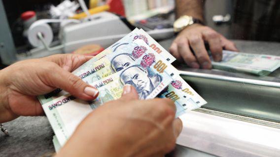 El Poder Ejecutivo emitió el decreto supremo Nº 198-2019-EF, que tiene por objeto establecer disposiciones reglamentarias para el otorgamiento del aguinaldo por Fiestas Patrias. (Foto: GEC)