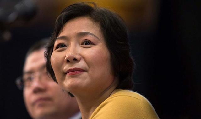 7. Wu Yajun. Es la cofundadora y presidenta de Longfor, una compañía de desarrollo de bienes raíces con sede en Hong Kong. Antes de entrar en el negocio de bienes y raíces trabajó como periodista. Patrimonio neto: US$ 4,6 mil millones. Nacionalidad: China