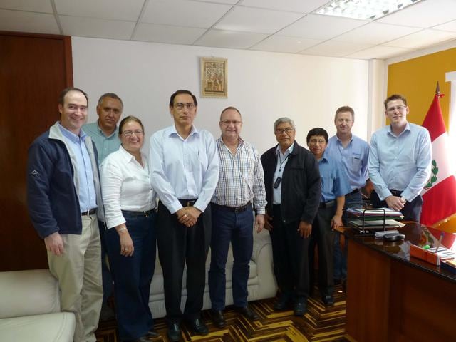 Foto 12: Si bien en un primer momento la empresa ofreció S/ 400 millones durante más de 30 años, Vizcarra logró convencerlos para que la empresa ofertara S/ 1000 millones que incluía la construcción de una represa de agua.