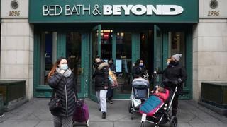 Bed Bath & Beyond explora opciones que incluyen quiebra; sus acciones se desploman