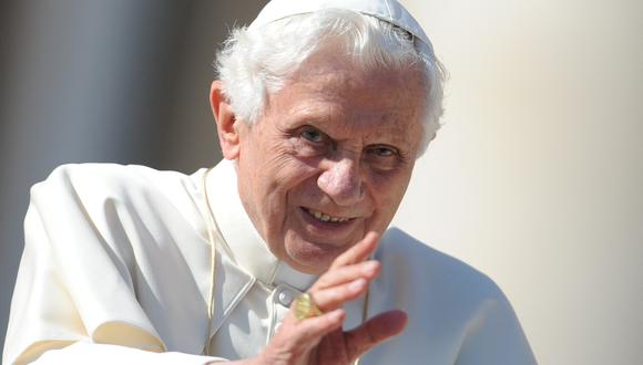 El papa Benedicto XVI renunció a su cargo en el 2013 y fue reemplazado por Francisco. (Foto: AFP)