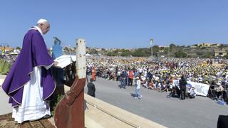 El Papa Francisco lamenta indiferencia hacia los inmigrantes