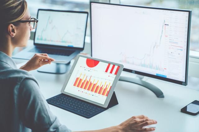 Foto 3 | Bancos abiertos. Estos bancos construyen y distribuyen sus propios productos a sus bases de clientes, al mismo tiempo que amplían su alcance. Este modelo requiere la capacidad de conectarse sin problemas con terceros.  (Foto: BCG)