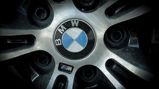 CEO de BMW prevé alivio de crisis de chips con ola de inversión