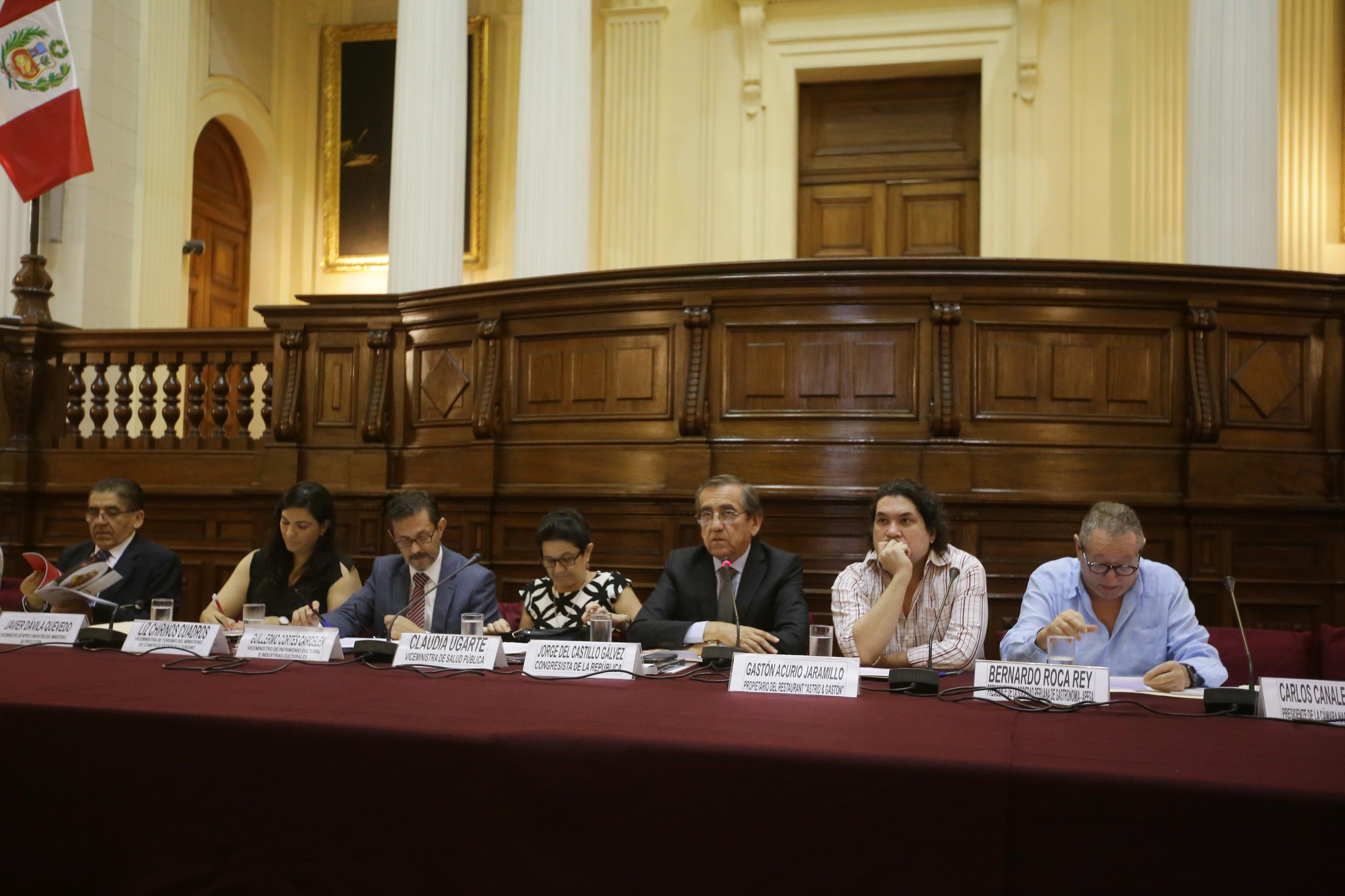 Aportes. Grupo de trabajo congregó al sector público y privado.