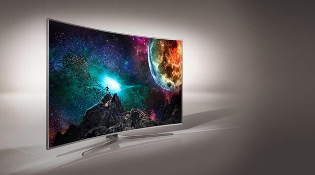 Samsung también presentó su televisor más reciente: SUHD, con la pantalla Quantum Dot. Para ello, contó con la participación de varios artistas alemanes. La muestra fue un despliegue estético y tecnológico.