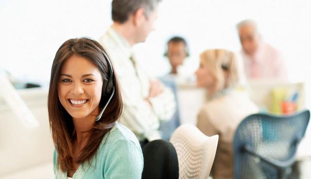 FOTO 2 | 2. Entiender a sus clientes ideales.

Las empresas turísticas exitosas se centran solo en atraer a sus clientes más rentables e ideales. No intentan ser todo para todas las personas. Los mismos pueden decirle exactamente quién es (o es) su Cliente ideal y pueden describírselo hasta obtener su buyer persona.

Le pueden decir en qué están interesados, cómo sus experiencias turísticas satisfacen sus necesidades, lo que valoran, dónde pasan el tiempo en línea y fuera de línea, cuáles son sus valores, cuáles son sus desafíos, y así un largo etcétera. Luego utilizan a sus clientes ideales como una lente para el desarrollo de sus productos, guiando el resto de sus decisiones de marketing. Desarrollan su producto según las necesidades actuales y futuras de sus clientes ideales.