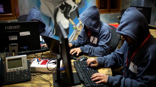 Los hackers se aprovechan de sistemas débiles para generar nuevos ataques. (Foto: AFP)