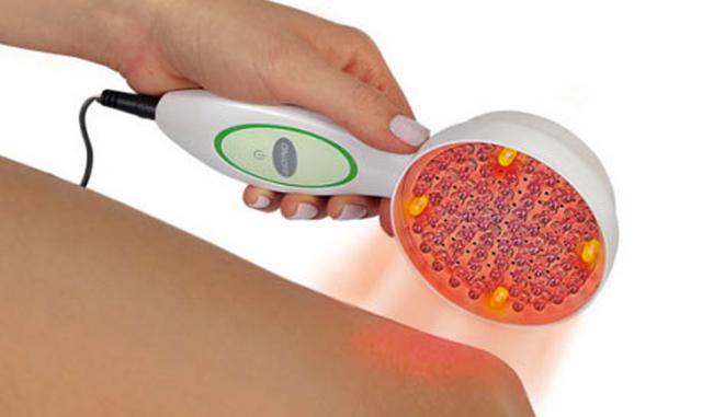 Quizás haya sufrido alguna lesión muscular y el fisioterapeuta le haya aplicado calentamiento mediante infrarrojos o LED rojos. Para estas técnicas se usan unos diodos que emiten calor, favoreciendo la relajación e incrementando la circulación sanguínea e