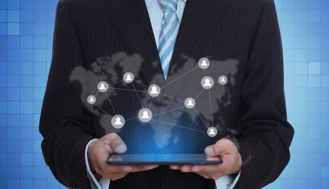 FOTO 3 | Jefe de proyecto y organización de servicios de tecnología. Busca y contrata los servicios tecnológicos adaptados a las necesidades del negocio supervisando el proyecto a nivel técnico y económico. Tiene además experiencia en jefatura de proyectos y conoce todas las soluciones tecnológicas del mercado. (Foto: Freepik)