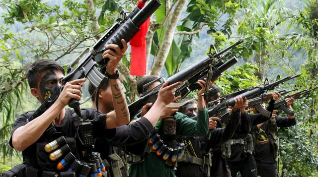 Filipinas: El Nuevo Ejército del Pueblo, (NPA en inglés), brazo armado del Partido Comunista de Filipinas, se mantiene desde 1967 en guerra contra el Estado filipino con el fin de transformar el sistema político y el modelo socioeconómico. Hoy está muy de